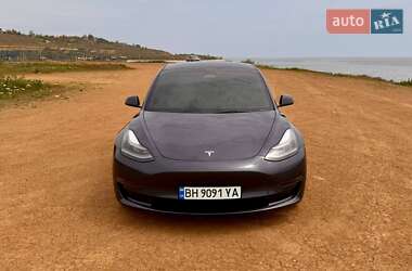 Седан Tesla Model 3 2023 в 