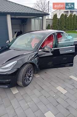 Седан Tesla Model 3 2018 в 