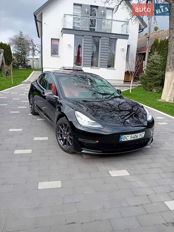 Седан Tesla Model 3 2018 в 