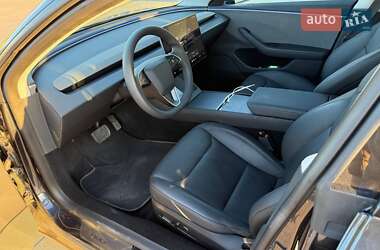 Седан Tesla Model 3 2024 в 