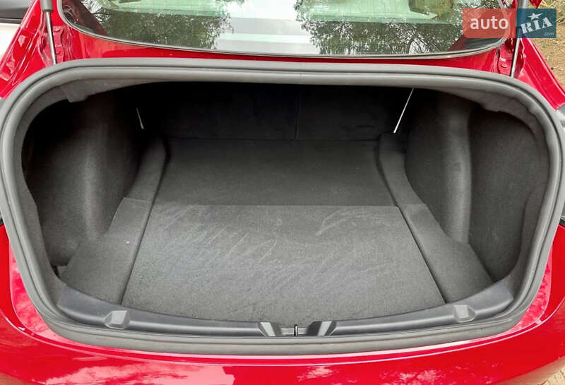 Седан Tesla Model 3 2018 в Тернополе