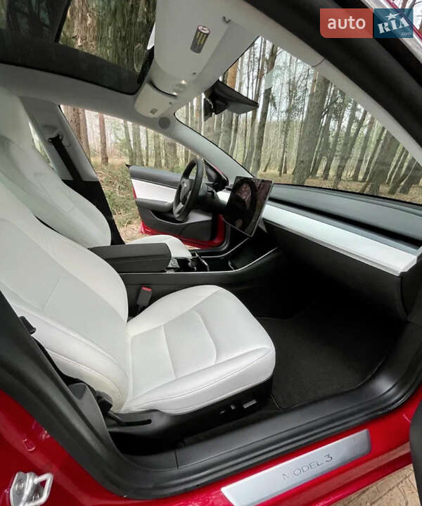 Седан Tesla Model 3 2018 в Тернополе
