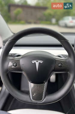Седан Tesla Model 3 2019 в 