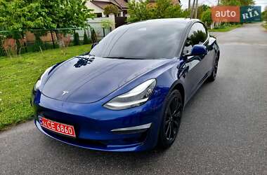 Седан Tesla Model 3 2020 в 