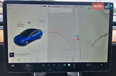 Седан Tesla Model 3 2020 в 