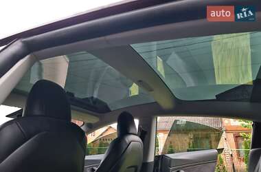 Седан Tesla Model 3 2020 в 