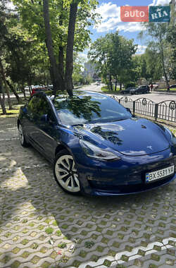 Седан Tesla Model 3 2022 в 