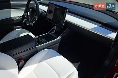 Седан Tesla Model 3 2018 в 