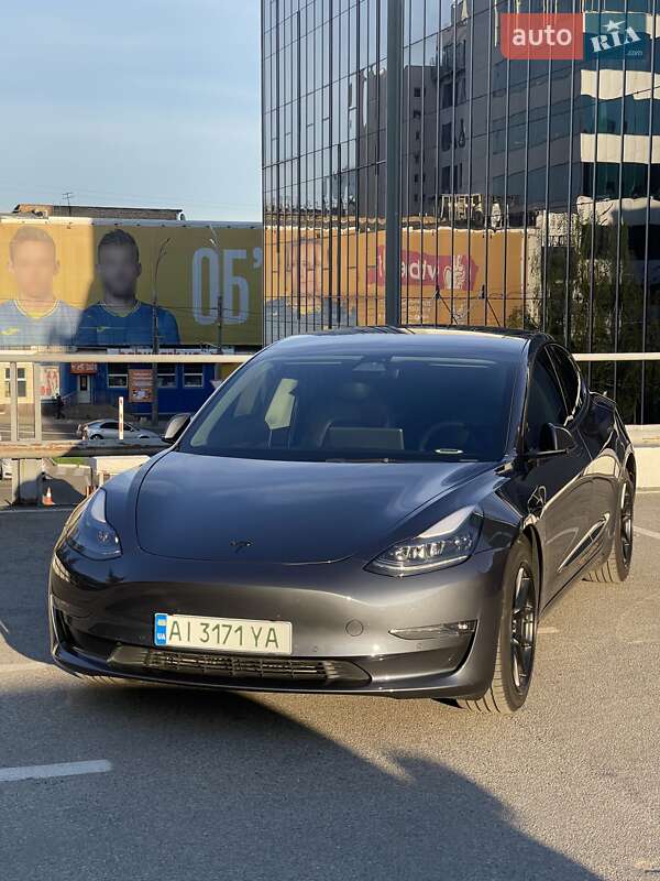 Седан Tesla Model 3 2022 в Києві