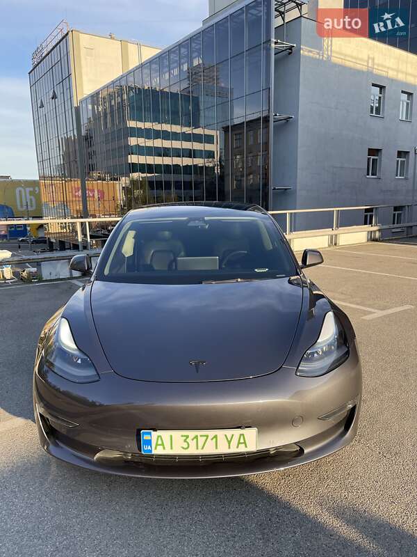 Седан Tesla Model 3 2022 в Києві