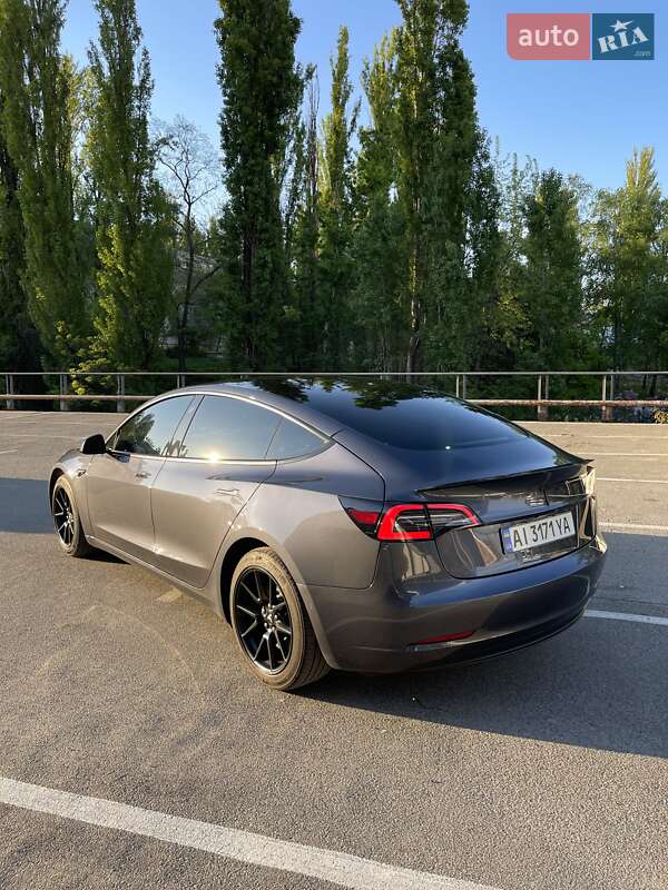 Седан Tesla Model 3 2022 в Києві
