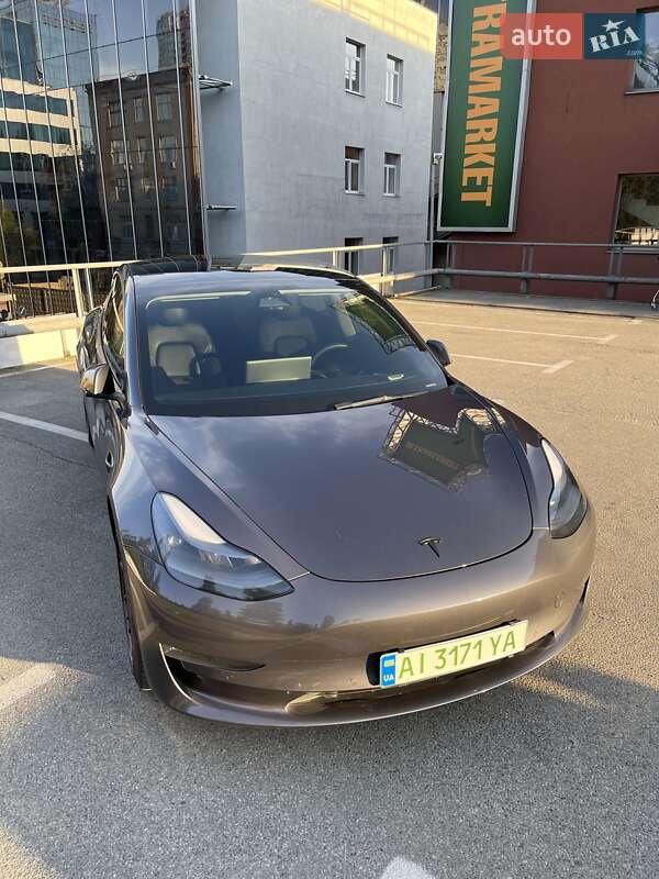 Седан Tesla Model 3 2022 в Києві