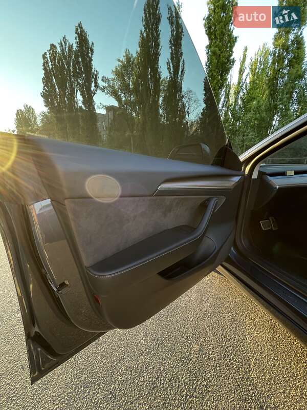 Седан Tesla Model 3 2022 в Києві