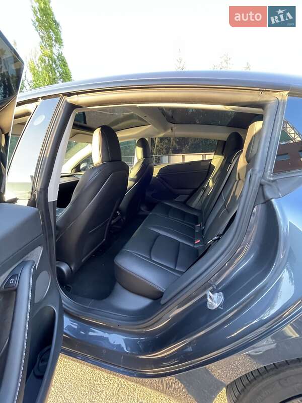 Седан Tesla Model 3 2022 в Києві