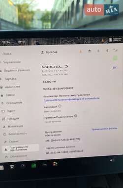 Седан Tesla Model 3 2022 в 