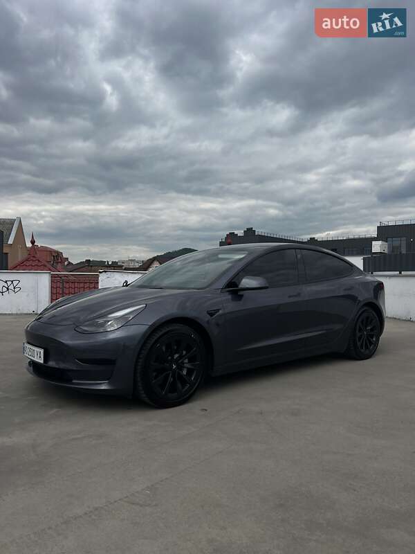 Седан Tesla Model 3 2022 в Мукачевому