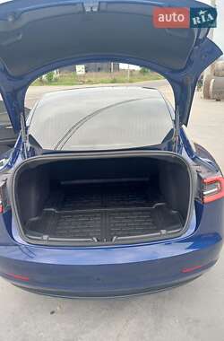 Седан Tesla Model 3 2019 в 
