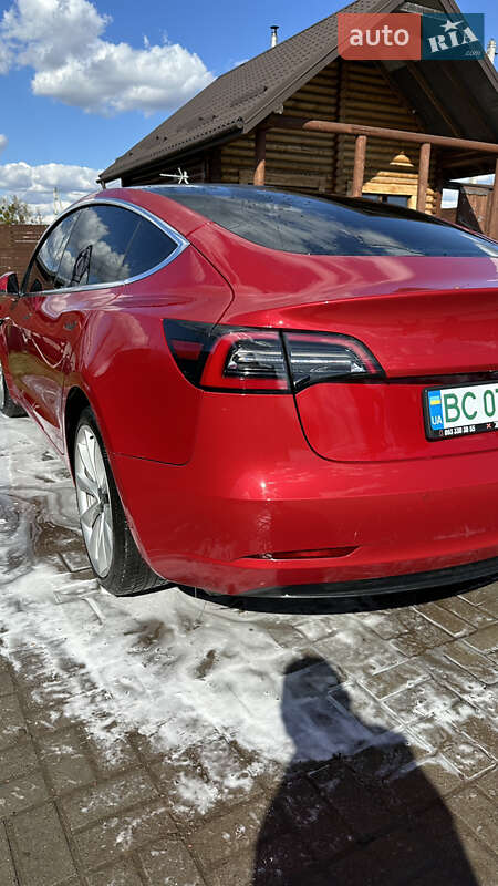 Седан Tesla Model 3 2019 в Львові
