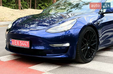 Седан Tesla Model 3 2019 в 
