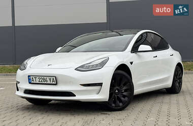 Седан Tesla Model 3 2020 в 