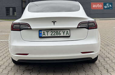 Седан Tesla Model 3 2020 в 