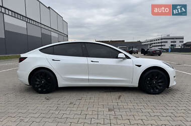 Седан Tesla Model 3 2020 в 