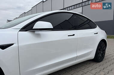 Седан Tesla Model 3 2020 в 