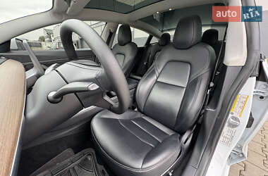 Седан Tesla Model 3 2020 в 