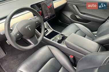 Седан Tesla Model 3 2019 в 