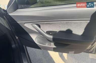 Седан Tesla Model 3 2020 в 