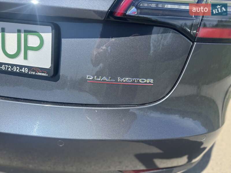 Седан Tesla Model 3 2020 в Львове