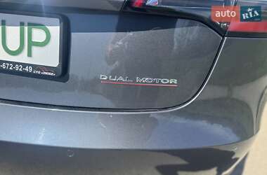 Седан Tesla Model 3 2020 в 
