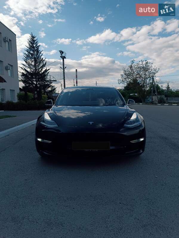 Седан Tesla Model 3 2018 в Харкові