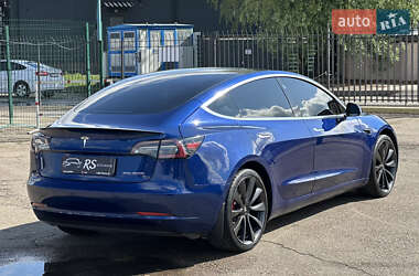 Седан Tesla Model 3 2019 в 