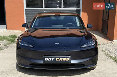 Седан Tesla Model 3 2024 в 