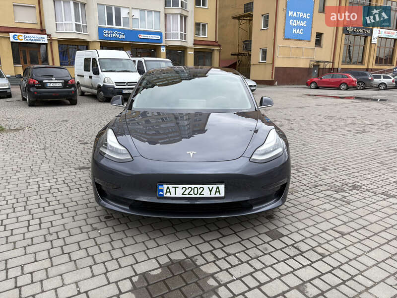 Седан Tesla Model 3 2019 в Коломые