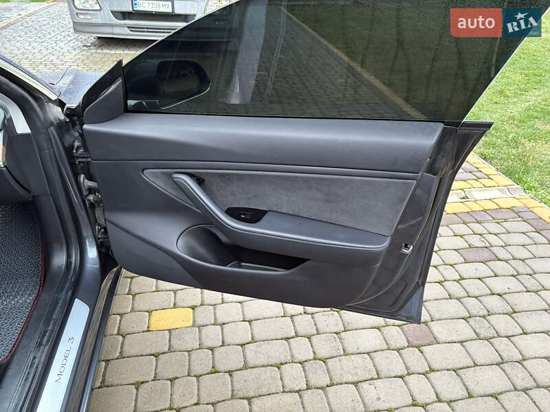 Седан Tesla Model 3 2019 в Коломые