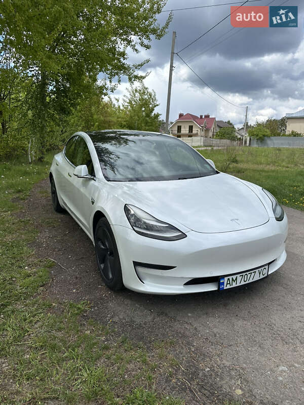 Седан Tesla Model 3 2020 в Житомире