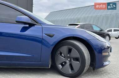 Седан Tesla Model 3 2023 в 