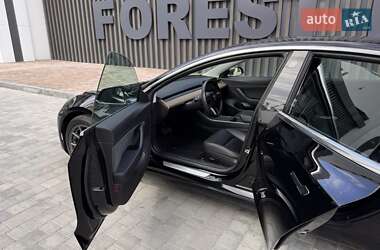 Седан Tesla Model 3 2019 в Виннице