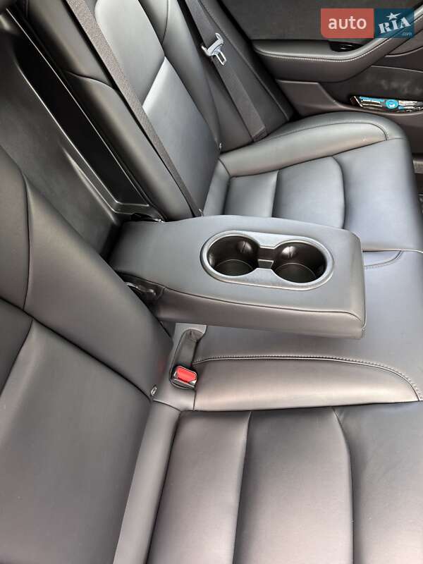Седан Tesla Model 3 2019 в Виннице