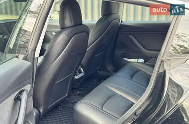 Седан Tesla Model 3 2019 в 