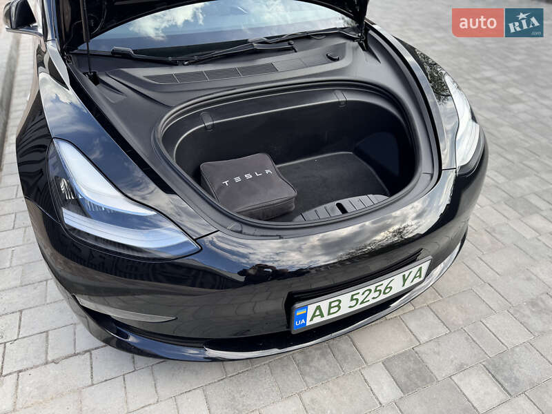 Седан Tesla Model 3 2019 в Виннице