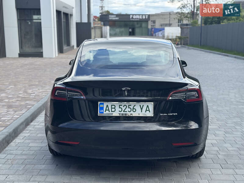Седан Tesla Model 3 2019 в Виннице