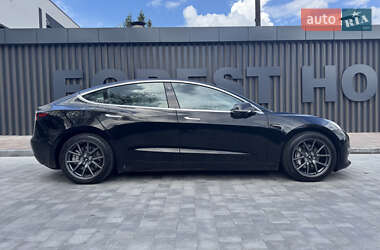 Седан Tesla Model 3 2019 в Виннице