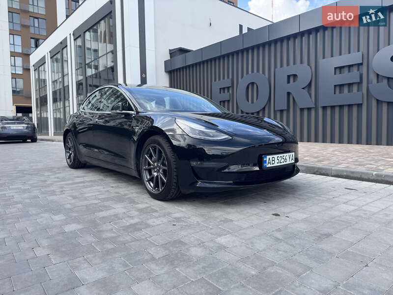 Седан Tesla Model 3 2019 в Виннице