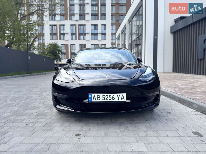 Седан Tesla Model 3 2019 в Виннице