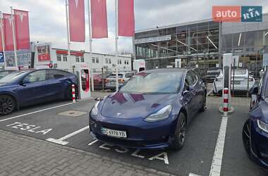 Седан Tesla Model 3 2020 в 