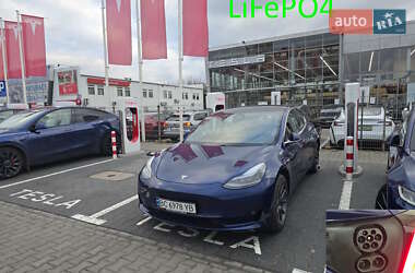 Седан Tesla Model 3 2020 в 