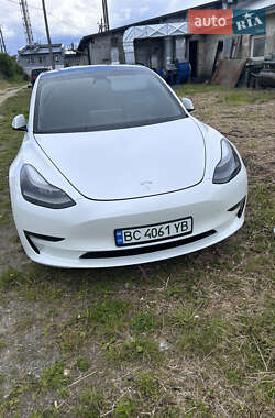 Седан Tesla Model 3 2021 в Львове